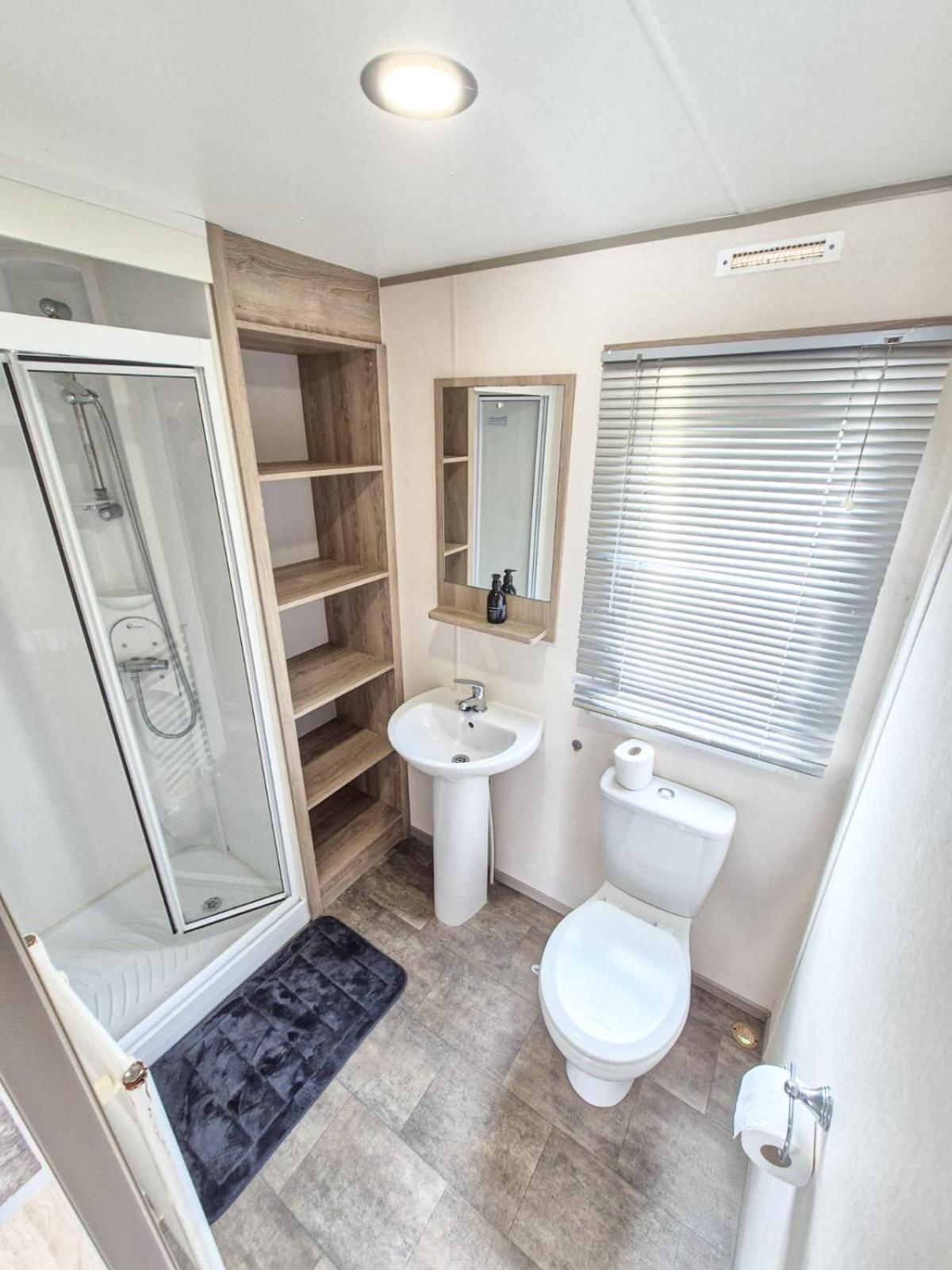 Whitstable - 2 Bedroom Sleeps 6 Seasalter Екстериор снимка